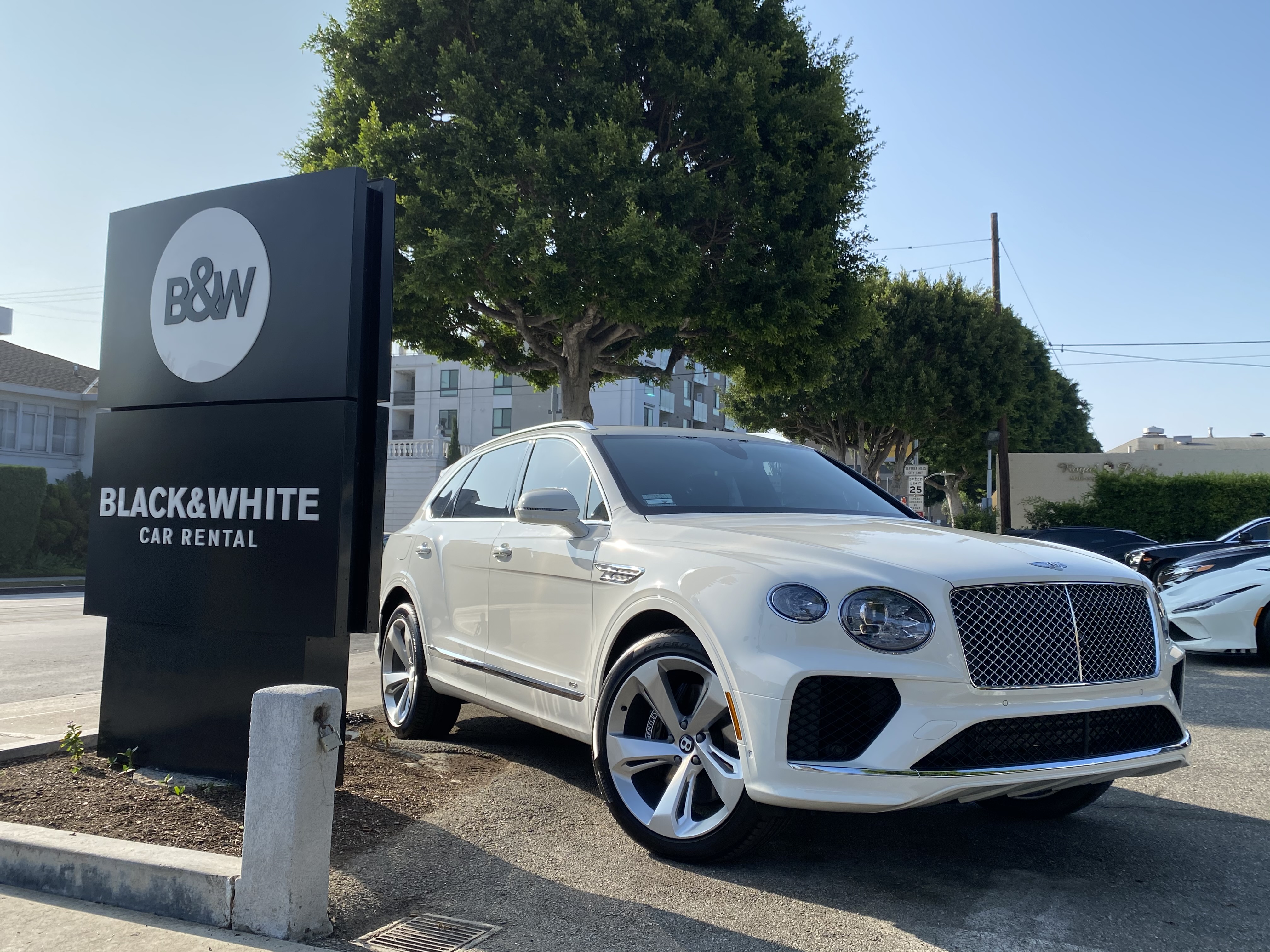 Black & White Car Rental Bentley Bentayga